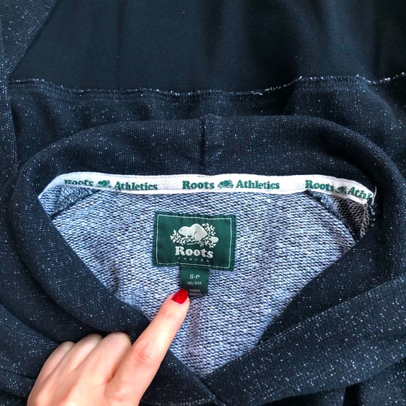 Roots black hoodie - Picture 2 of 4